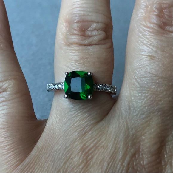 Emerald Colour Square Cut with Cubic Zirconia ~ Stainless Steel ~ Brand New - Picture 4 of 12